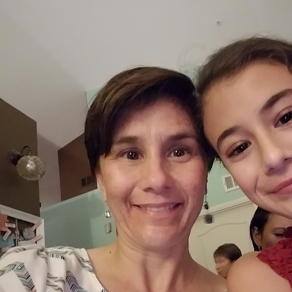 Meet your Posher, Kristen - Picture 1 of 1